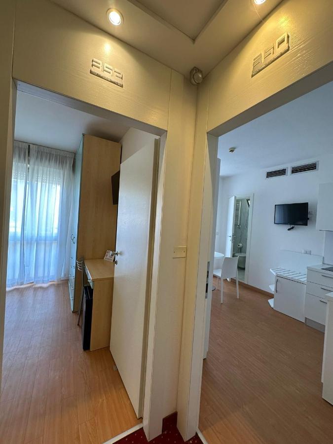 Apparthotel Ardea Риччоне Экстерьер фото